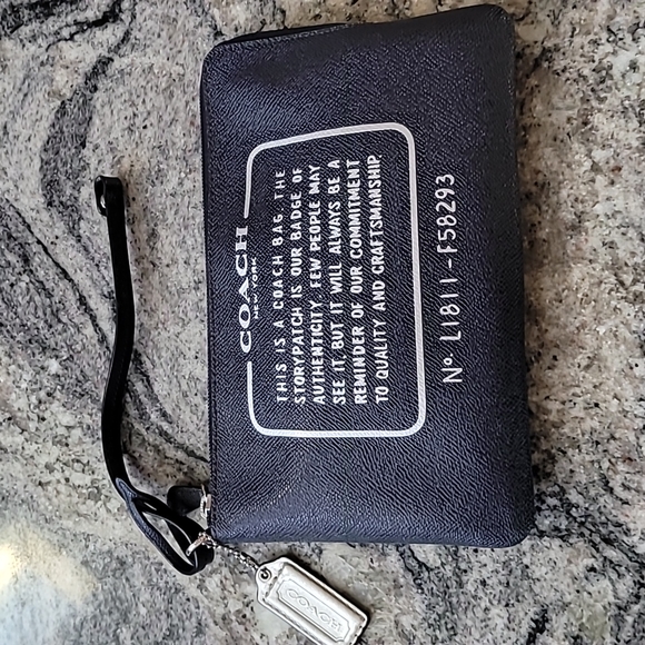Coach Handbags - Coach Wristlet